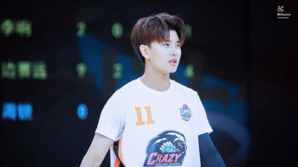 看完聚星名人赛任嘉伦独家专访完整版,我直接笑出声,嘉伦你这是什么神操作,真是太有趣了