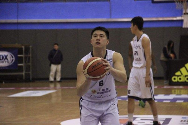 台湾183坦克后卫 三个月减56斤 