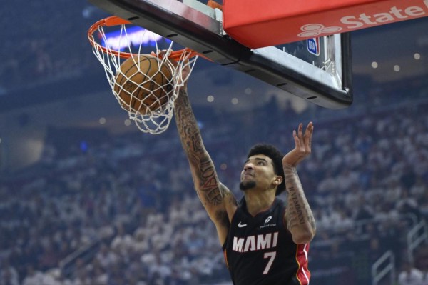 星光黯淡！24届选秀前十重排：榜眼跌出前10，网红成探花，马刺状元