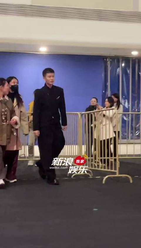 all black这么帅！