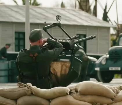 这个机枪的火力值太强了 盟军敢s队