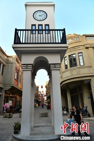 图为保护提升后的八卦街街景。中新社记者 张斌 摄