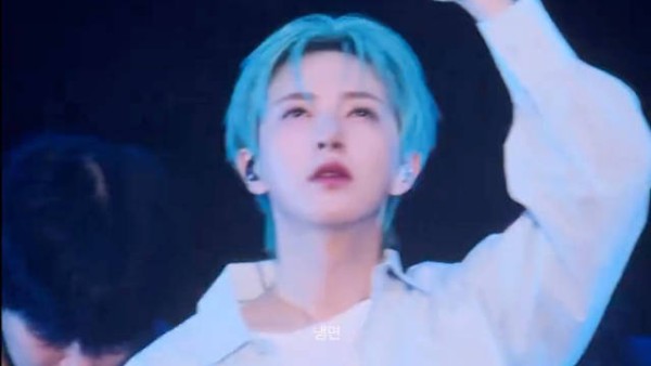 黄仁俊solo舞蹈引全场欢呼,粉丝感动落泪