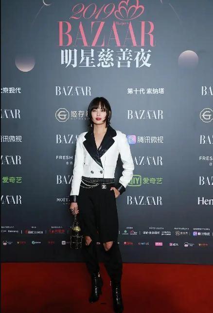辛芷蕾拿影后 VOGUE主编评论区沦陷