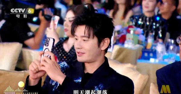 黄晓明肖战引爆网络,“战哥站哥”成新热词,前后辈互动太圈粉!