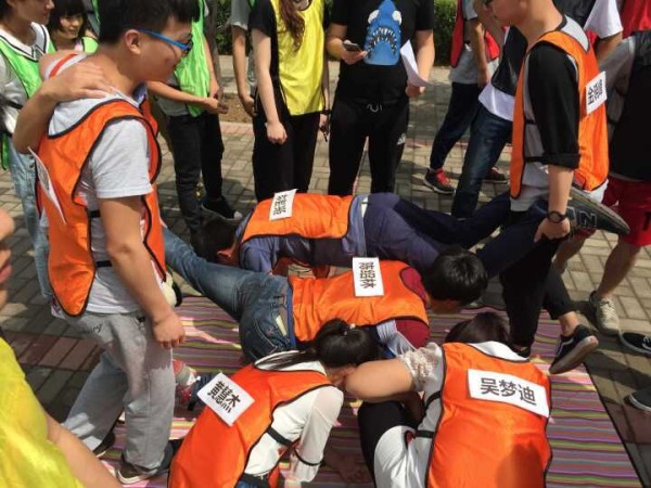 建筑环境工程学院举办“蒲公英播撒快乐工作坊”活动