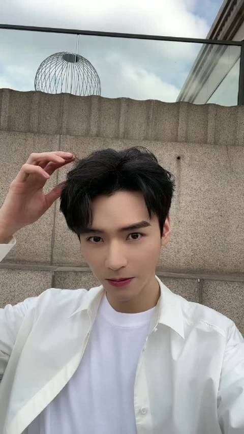 我真的不允许还有人不懂龚俊拍的这个视频的含金量,姐这可以说是封神了