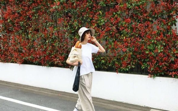 中年女人穿搭里藏高级感,这位博主的“生活穿搭”,时髦还优雅