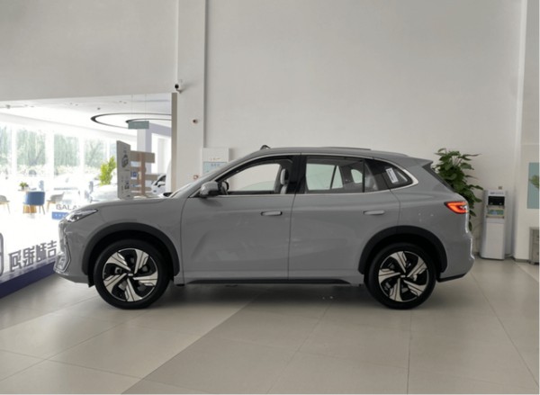 12万起!吉利银河E5:高端性能,亲民价?新能源车市性价比之王?-有驾