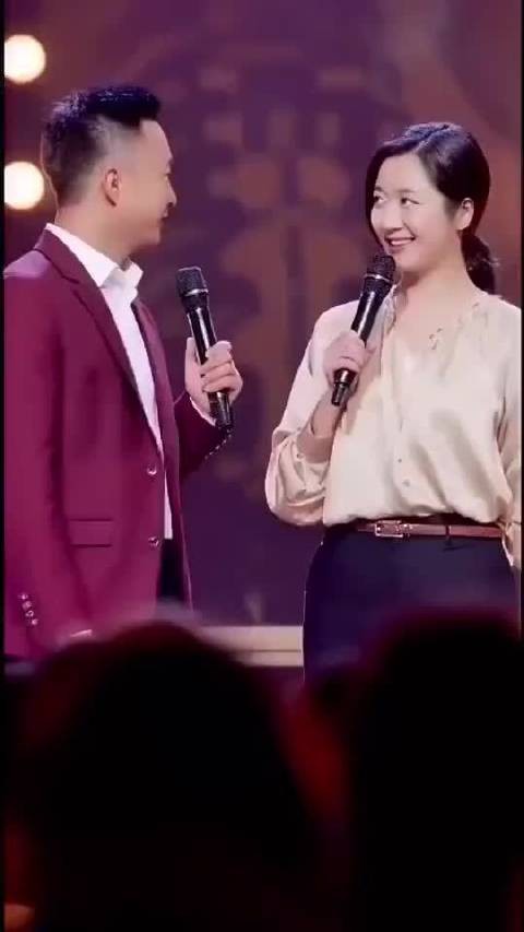 网友: 台下都听懂了,他能听不懂吗,他故意不接