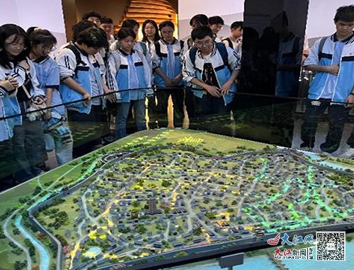 妙趣横生谈历史，寓教于乐提素养