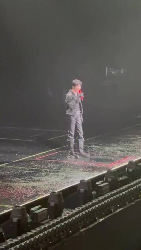 笑死我了 刘宇宁问金靖是一个人来的？ 金姐：我.. 赫儿：我不是人啊？