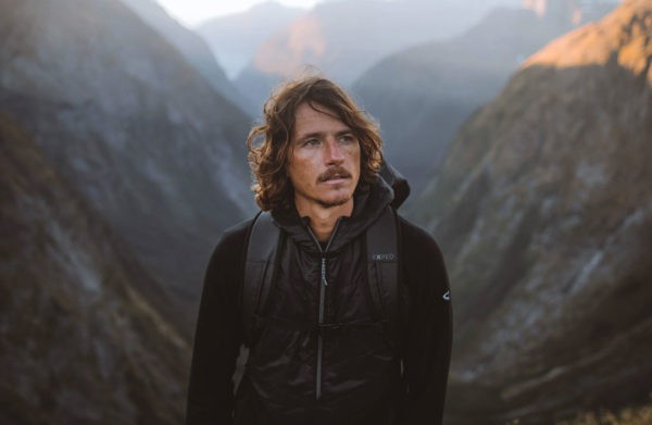 情绪化暗化曝光哑光锐利效果旅拍人像摄影调色LR/PS预设包 YannB Portrait PRO Presets