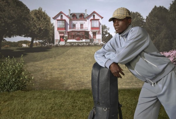 「Dior 2025 秋季男装 Lifestyle 胶囊系列」打造高尔夫场上的时尚优雅