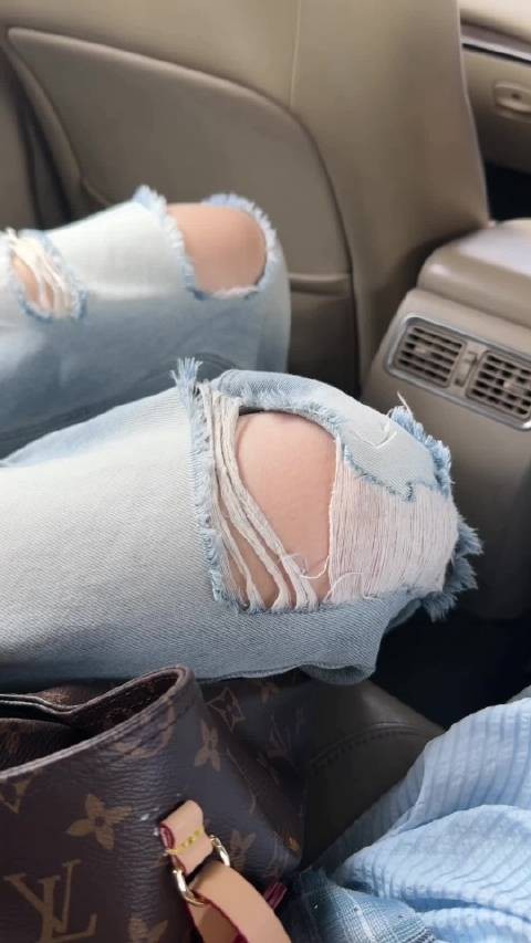 泰泰行晒日常恩爱照,细节藏爱意引关注