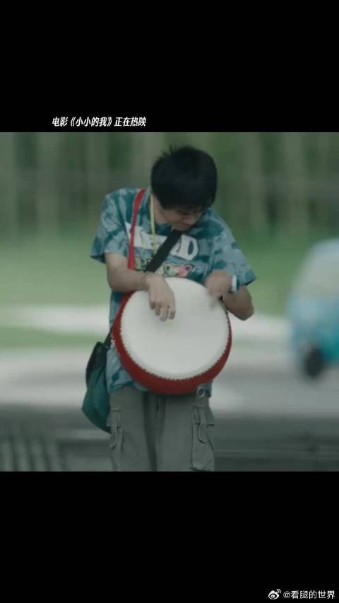 在给我勇气这件事上,外婆总是“敲”响第一声