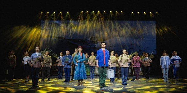 治沙精神铸魂 北疆史诗传情 二人台现代戏《好大一棵树》在首都亮相