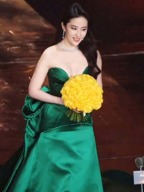 刘亦菲微博视界大会现场，神仙姐姐怎么这么好看