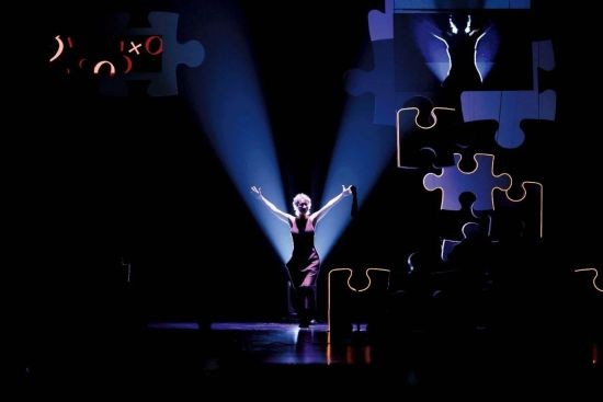 小鹿：喜剧救了我