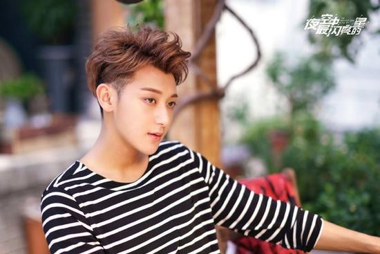 黄子韬自爆娱乐圈内幕！演员怕水冷还用替身