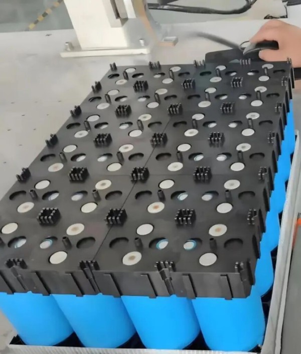 五年“闪击战”，中国储能的逆袭