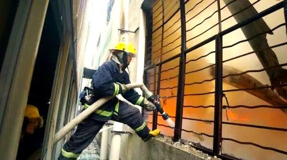 如何通过防火小贴士保护家庭安全