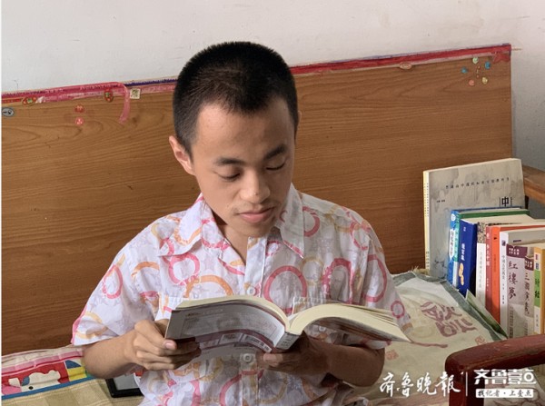 山东“瓷娃娃”高考654分！20岁1米多高，但超励志