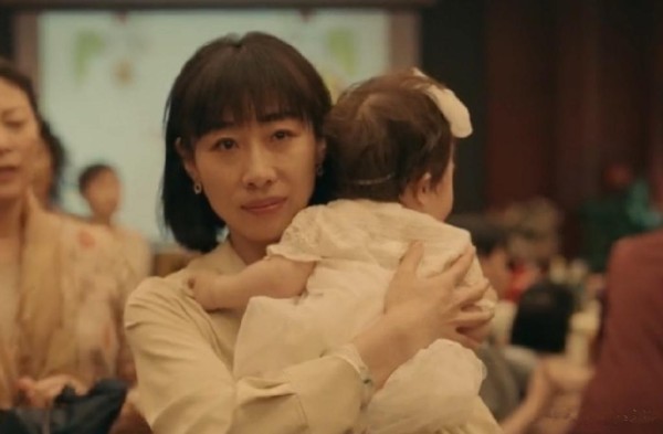 人民网和光明网评《亲爱的小孩》完全是两种态度 谁更有理