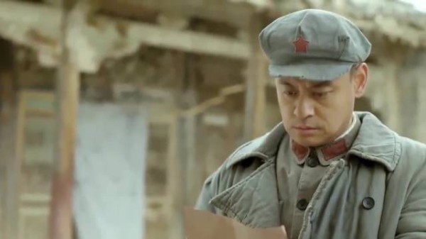 主席刚到陕北，队伍缺衣少粮，徐海东直接赠予5000大洋