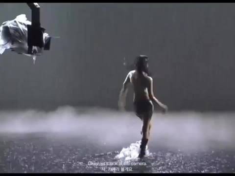 Jennie湿身，这身材怎么样，韩国人不脱衣服感觉就不会做事儿了