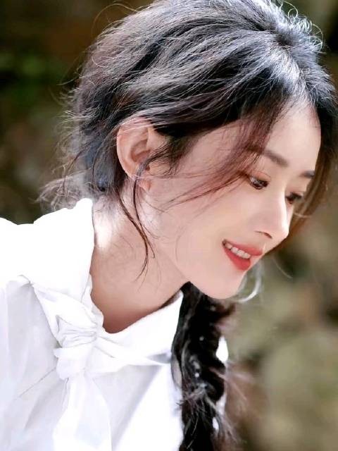 赵丽颖放缓节奏商业代言反增12个,宋佳连获影后观众审美疲劳