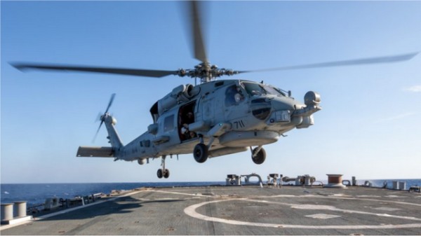 MH-60R“海鹰”直升机 资料图 图源：“战区”网站报道配图