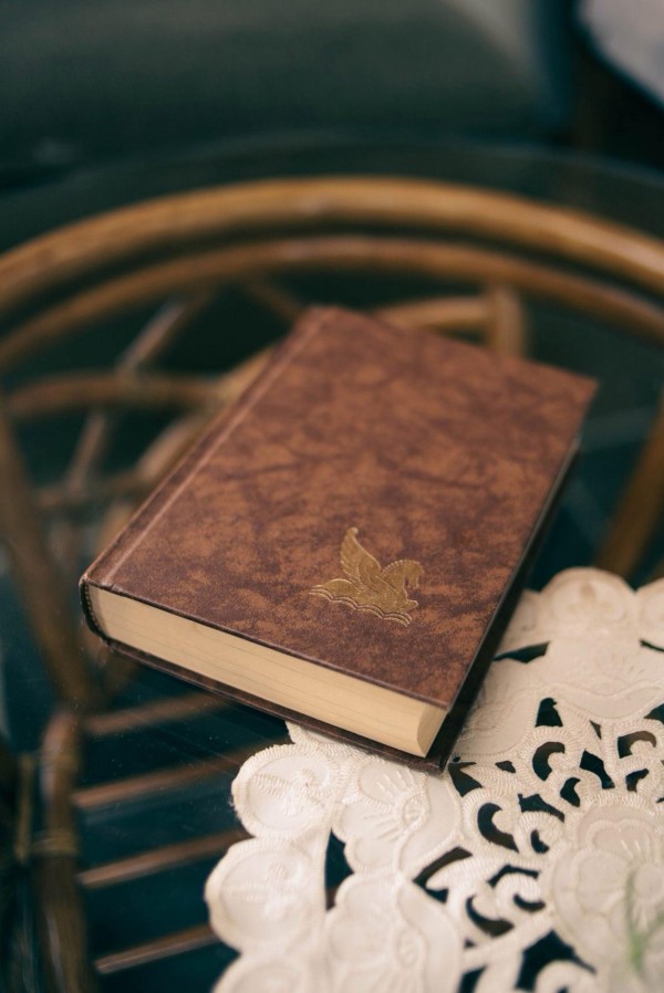 人生就像一本无解的书，翻开是故事，合上是回忆