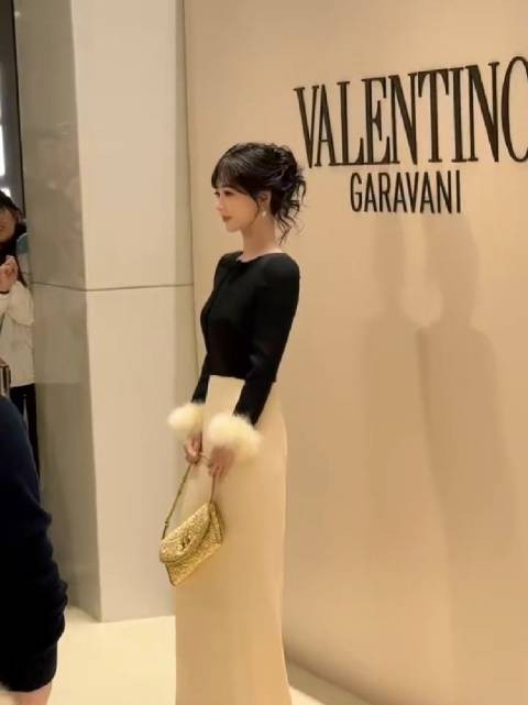 仪态绝了 好瘦一条人杨紫