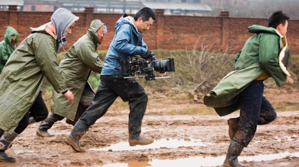 拍摄揭秘：影视幕后趣事，探索镜头背后的真实世界