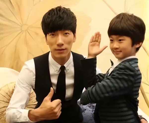 张亮儿子天天不受管教，在国外使女同学怀孕，女方家长有意回击！