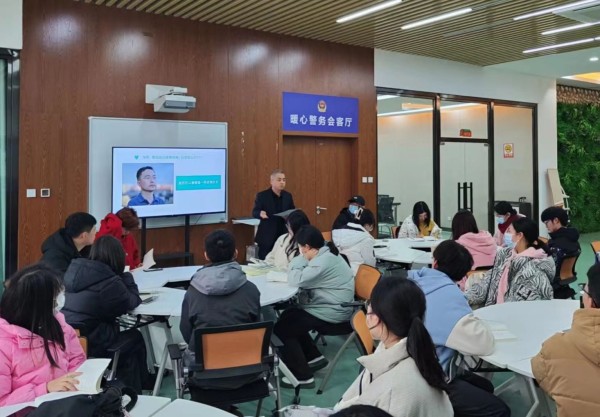 相信《相信》的力量！ ——我校学生心理发展指导中心组织学生阅读《相信》