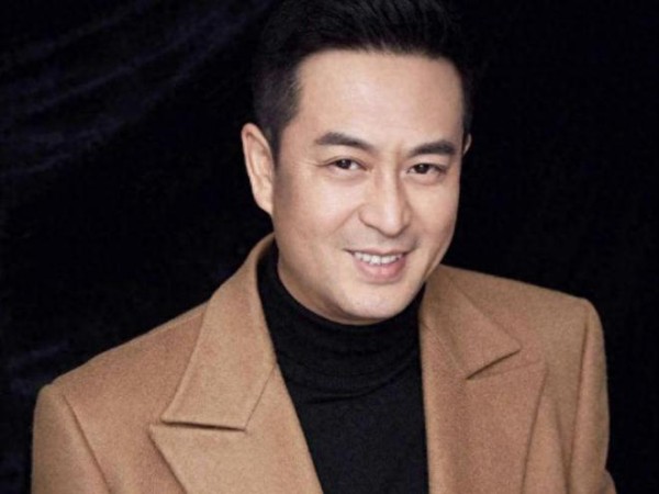 55岁张嘉益燕婚姻亮起红灯？看他如今得模样，才知道早就有迹可循