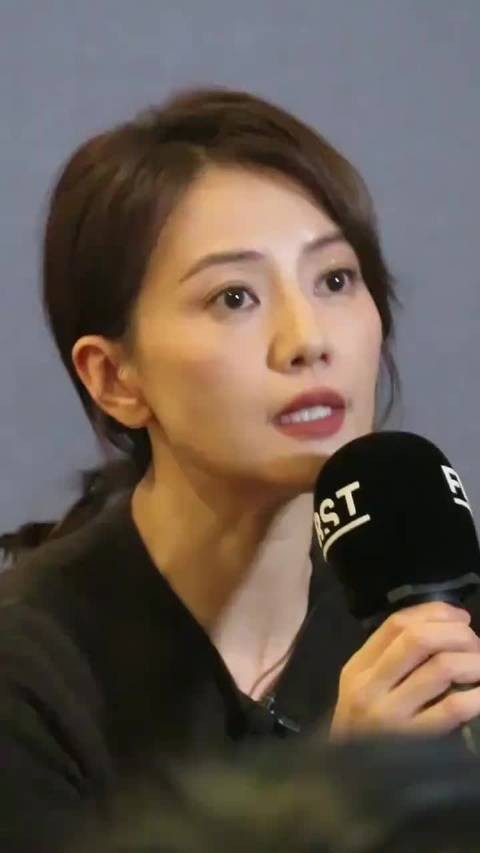 王晶评高圆圆演技一般观众缘极佳，赞其美貌零争议