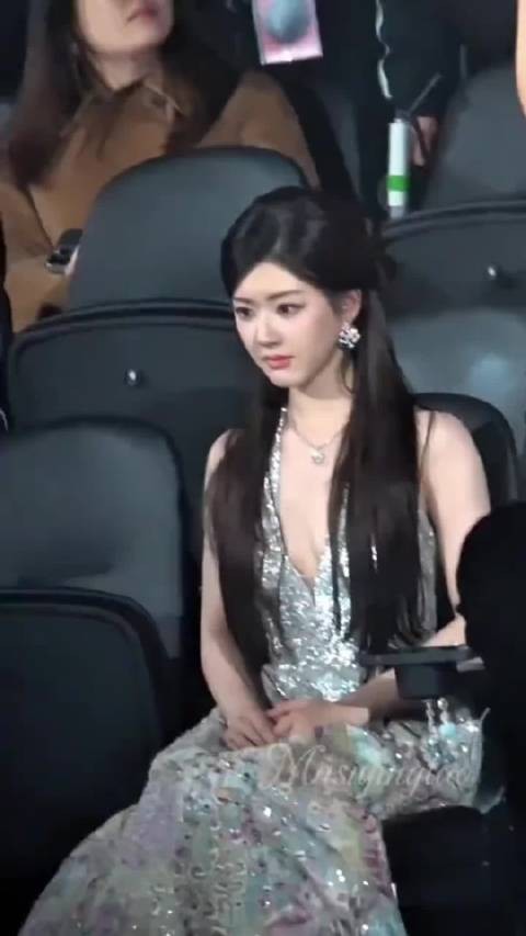 赵露思星光大赏红毯压轴