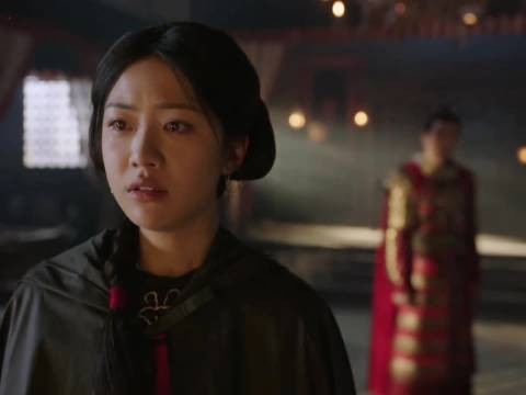 李成白依梅婚后探望病危父亲,夫妻跪谢古平原