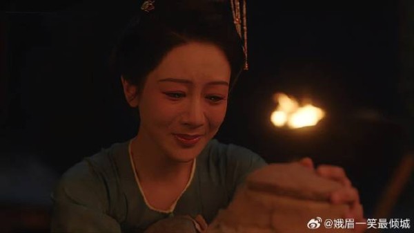 蒋长扬亲自锄草，意外挖到两坛老酒，牡丹看到后泪崩！