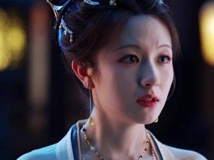 秦莞与燕迟的同居日常悄然升温,一个眼神便让燕迟沦陷成翘嘴,空气中弥漫着