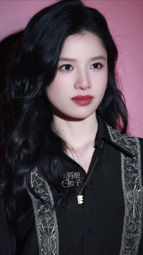 张婧仪好完美的一张脸