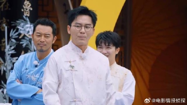 李晨称自己8G网速知识渊博，身后沙溢的表情真的太逗了！