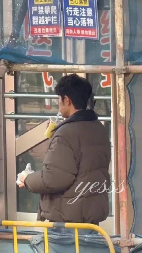 肖战这长相注定不啊普通