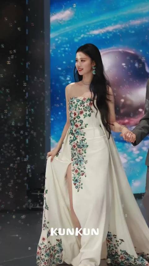 王楚然尖叫之夜红毯,不用多说这真的惊艳到我了!