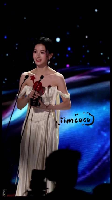 沈羽洁领奖，季明舒大小姐就这样闪耀澳门