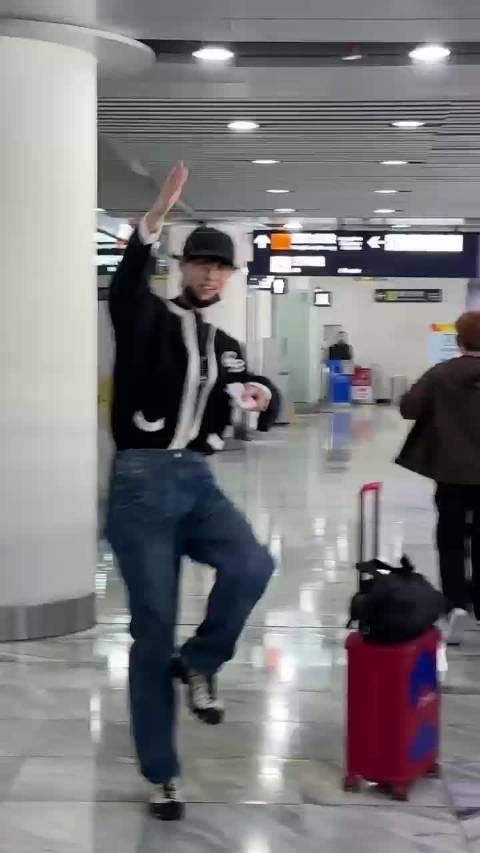 柯淳这是被粉丝夸到开启“翘嘴模式”了吗?