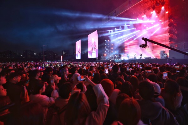 上海浦东打造亚洲户外演艺新标杆:沪上首个常态化运营大型户外音乐节启幕